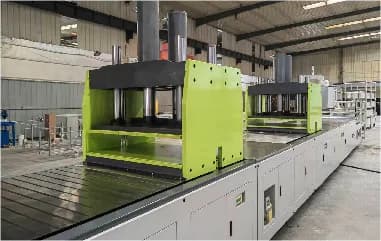 50 t hydraulic pultrusion machine with green clamping gantries in the Xinxiang workshop